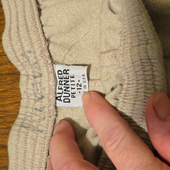 Alfred Dunner Petite size 12 Pull-On cotton Pants - Picture 2 of 5